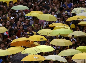 Чорний проти жовтого: класове протистояння та рух парасольок у Гонконзі