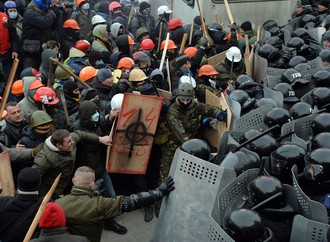 Ukrainian protesters must make a decisive break with the far right