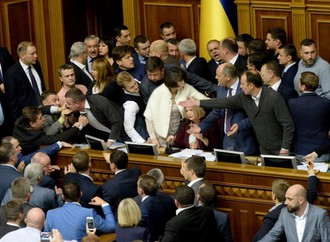 Нові закони про Донбас: як задовольнити західних партнерів і зберегти войовниче обличчя