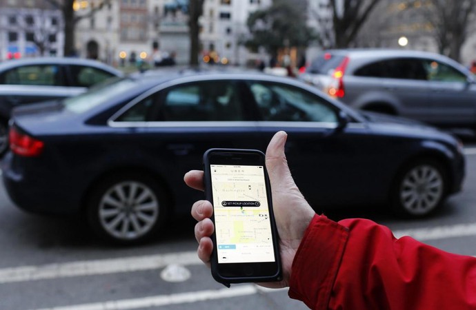 «В Уклоне все лентяи, а Убер – это шарашкина контора»: как таксистов заставляют любить свою работу
