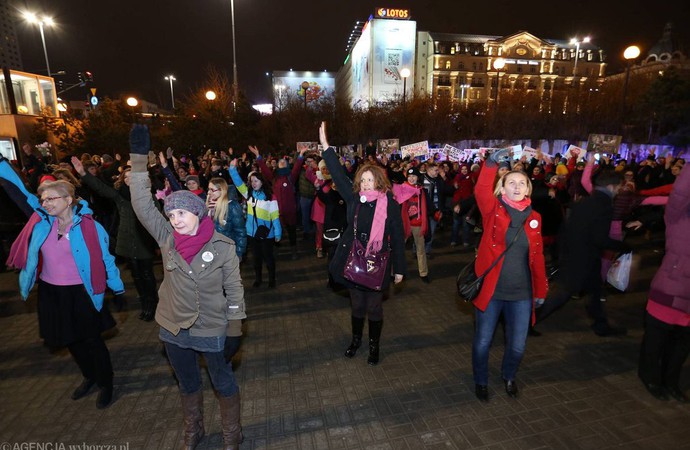 Танці проти насилля над жінками: Варшава