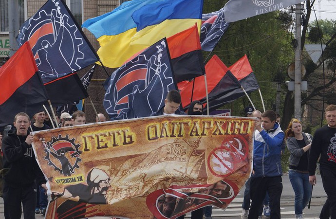 Соціально-економічний протест у Києві: політичні партії та ультраправі
