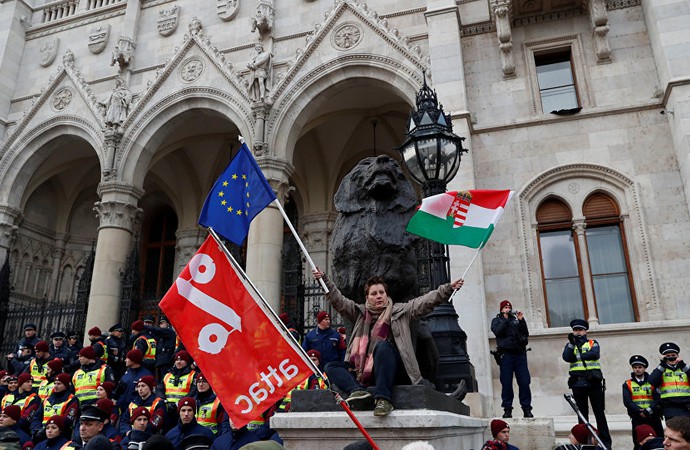 Угорські робітники проти «рабського закону»: напередодні національного протесту