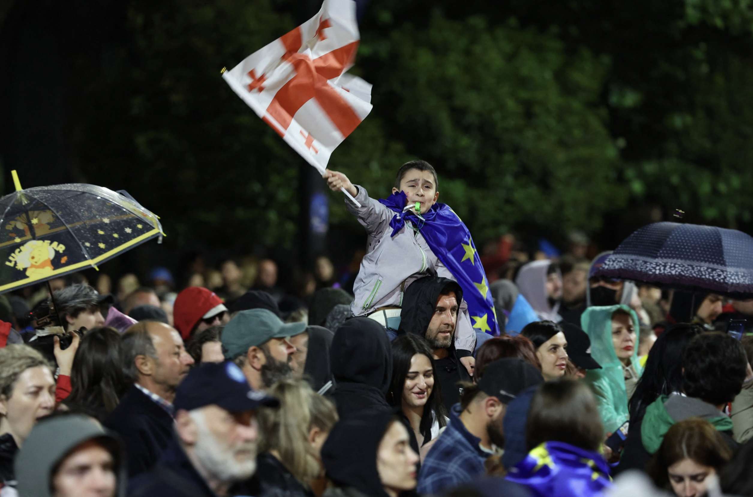 мальчик на протесті